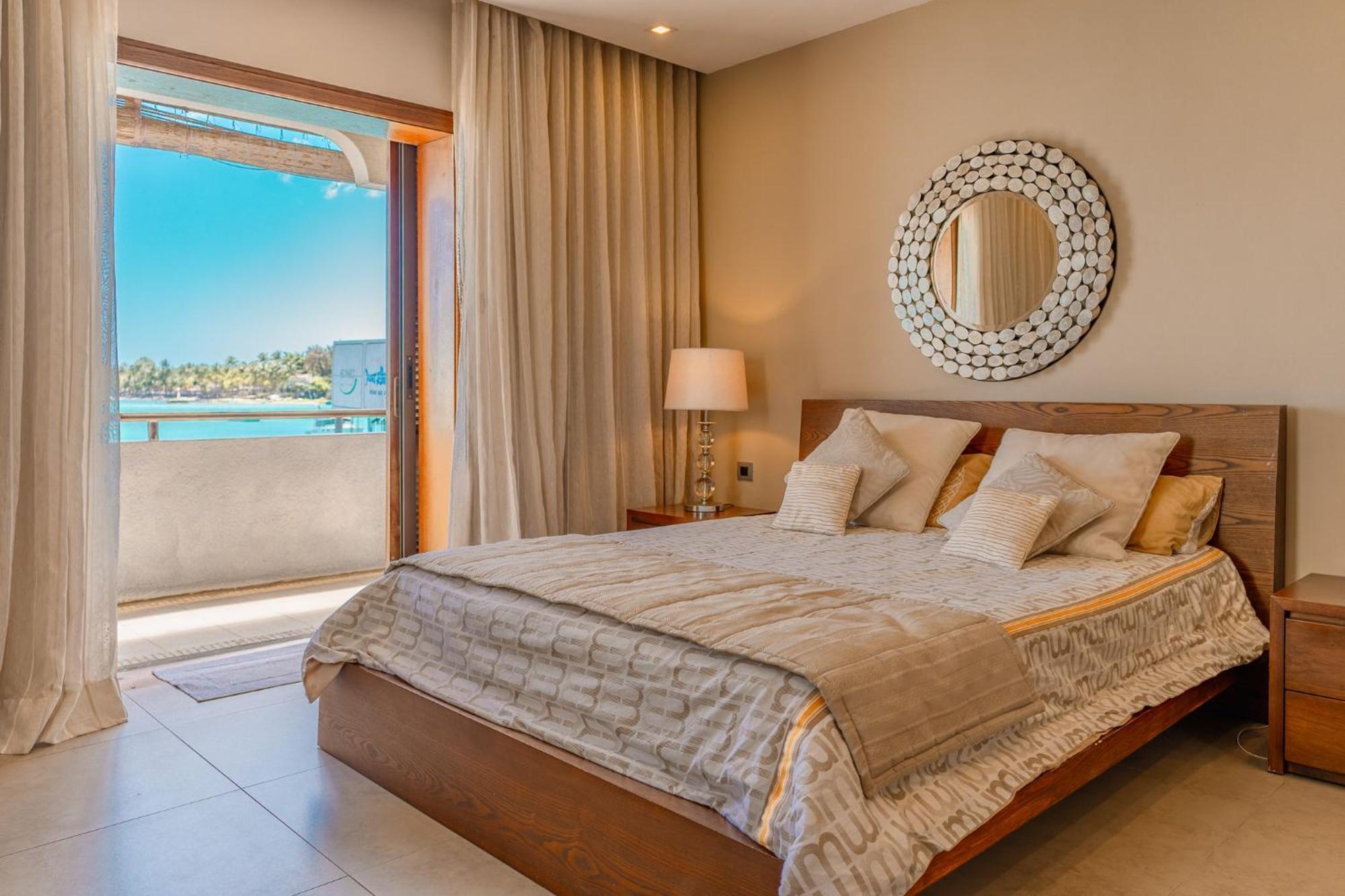 Beachfront Luxurious Stunning Sunset Boulevard Apartment, Grand Baie Exterior foto